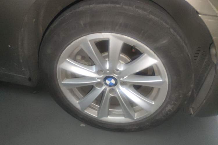 Used BMW 5 Series 2011 523Li Leading Model Right Front Wheel Hub