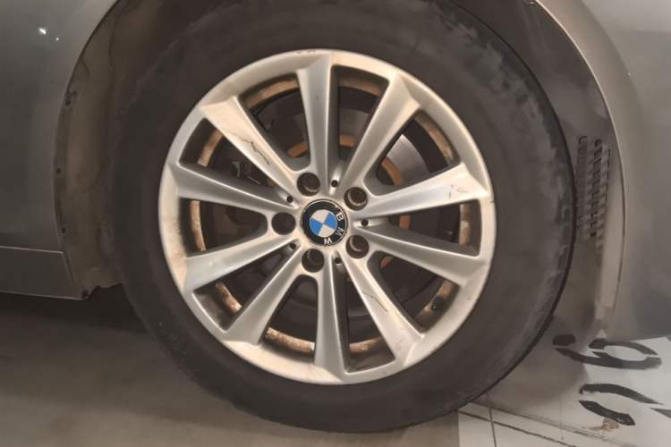 Used BMW 5 Series 2011 523Li Leading Model Right Front Wheel Hub