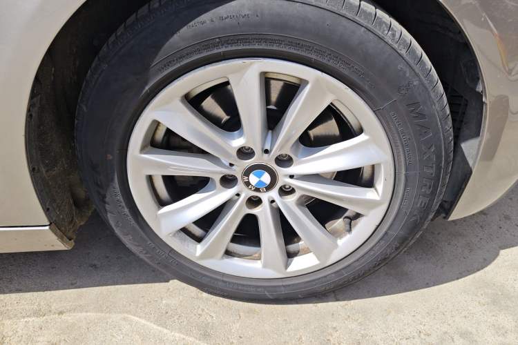 Used BMW 5 Series 2011 523Li Luxury Model Right Front Wheel Hub