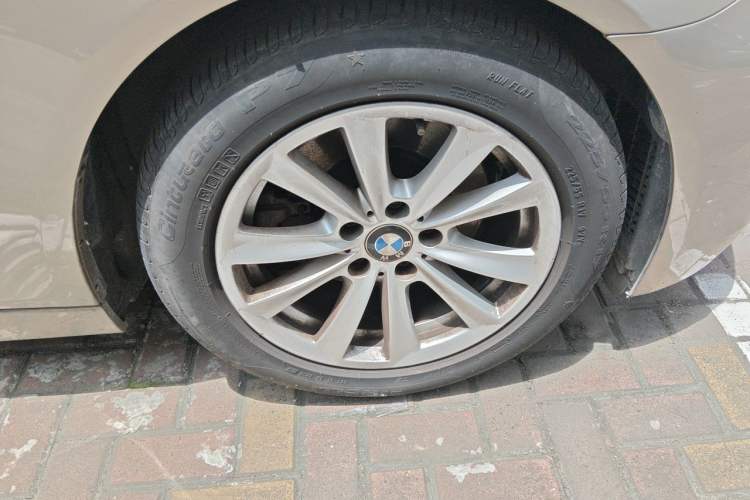 Used BMW 5 Series 2011 523Li Luxury Model Right Front Wheel Hub