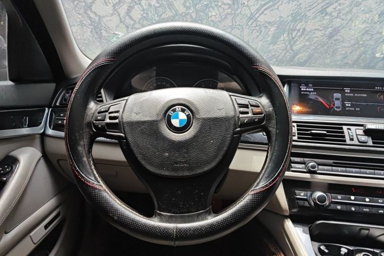 Used BMW 5 Series 2011 523Li Leading Model Steering Wheel