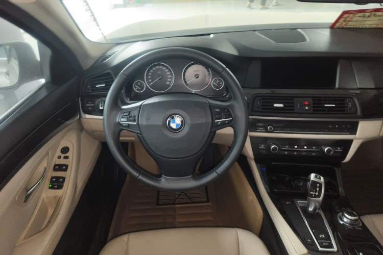 Used BMW 5 Series 2011 523Li Luxury Model Steering Wheel