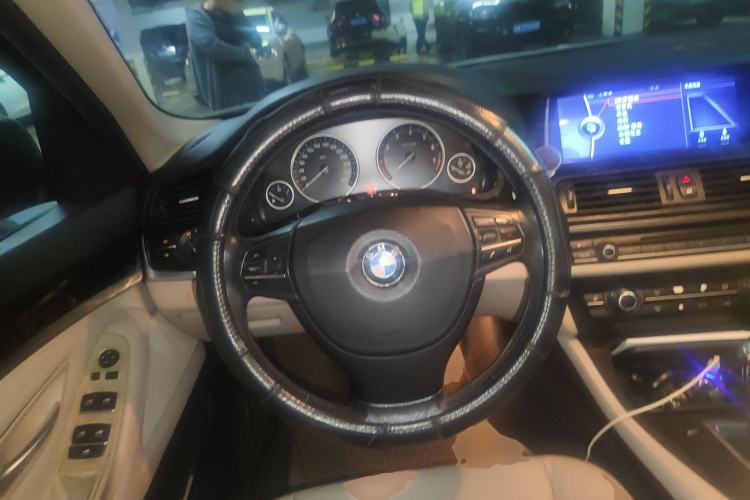Used BMW 5 Series 2011 523Li Leading Model Steering Wheel