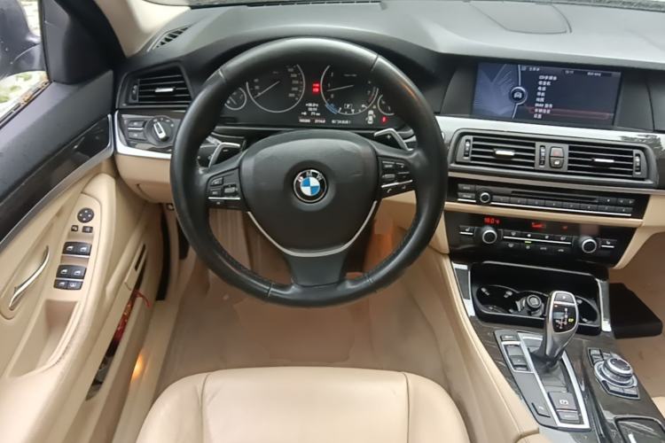 Used BMW 5 Series 2011 535Li Leading Model Steering Wheel