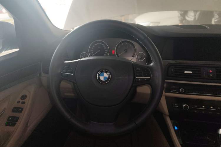 Used BMW 5 Series 2011 523Li Luxury Model Steering Wheel
