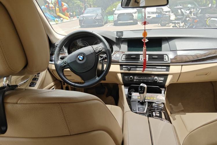 Used BMW 5 Series 2011 523Li Luxury Model Steering Wheel