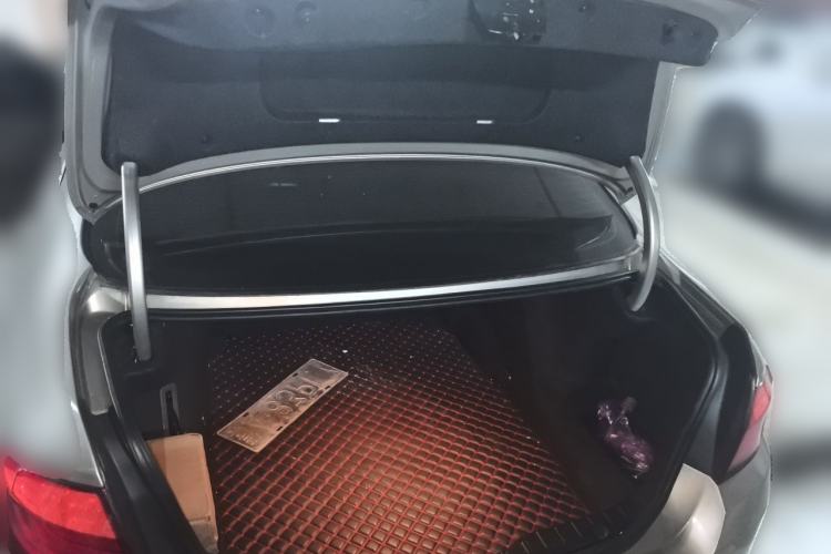 Used BMW 5 Series 2011 523Li Leading Model Trunk