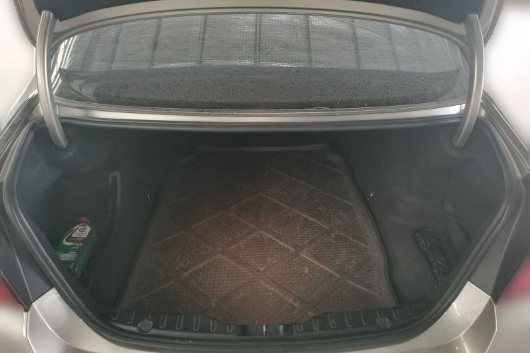 Used BMW 5 Series 2011 535Li Leading Model Trunk