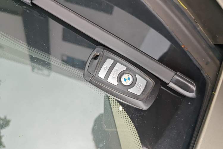 Used BMW 5 Series 2011 523Li Luxury Model Vehicle Key