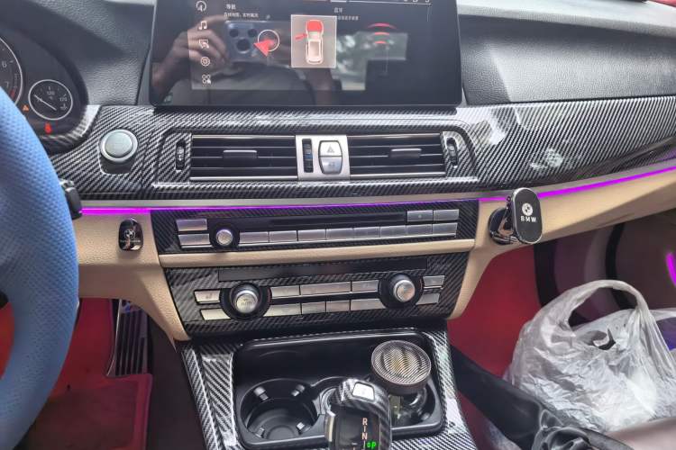Used BMW 5 Series 2011 523Li Leading Model Audio And AC Panel