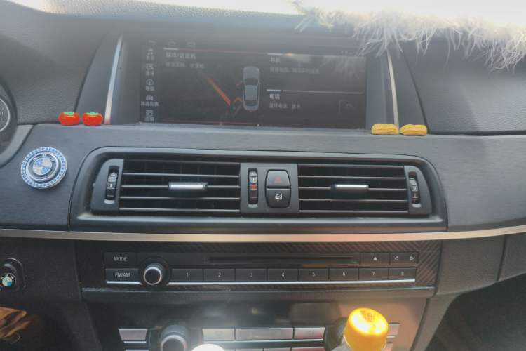 Used BMW 5 Series 2011 523Li Luxury Model Audio And AC Panel