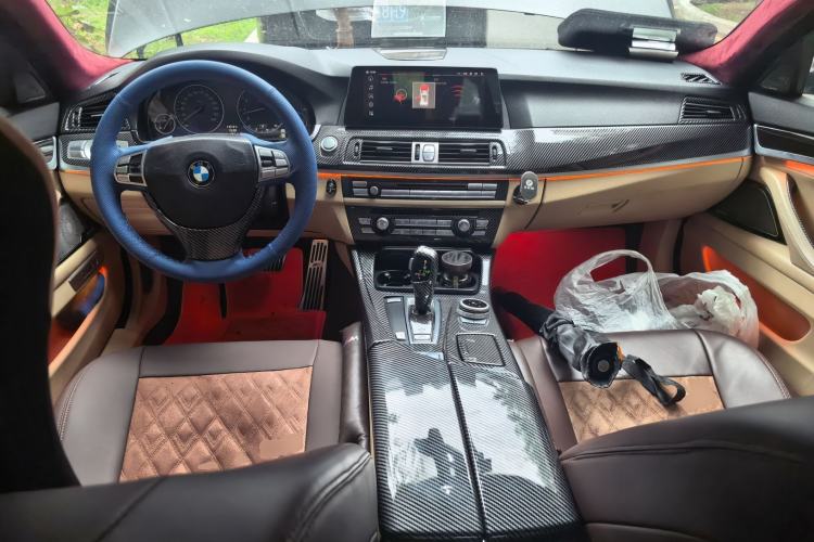 Used BMW 5 Series 2011 523Li Leading Model Center Console