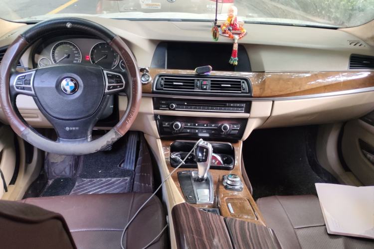 Used BMW 5 Series 2011 528Li Leading Model Center Console