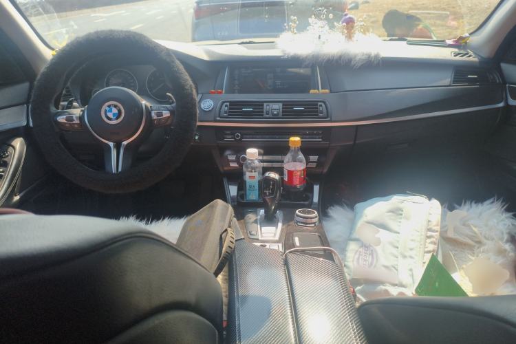 Used BMW 5 Series 2011 523Li Luxury Model Center Console