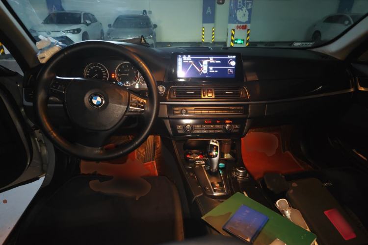 Used BMW 5 Series 2011 523Li Leading Model Center Console