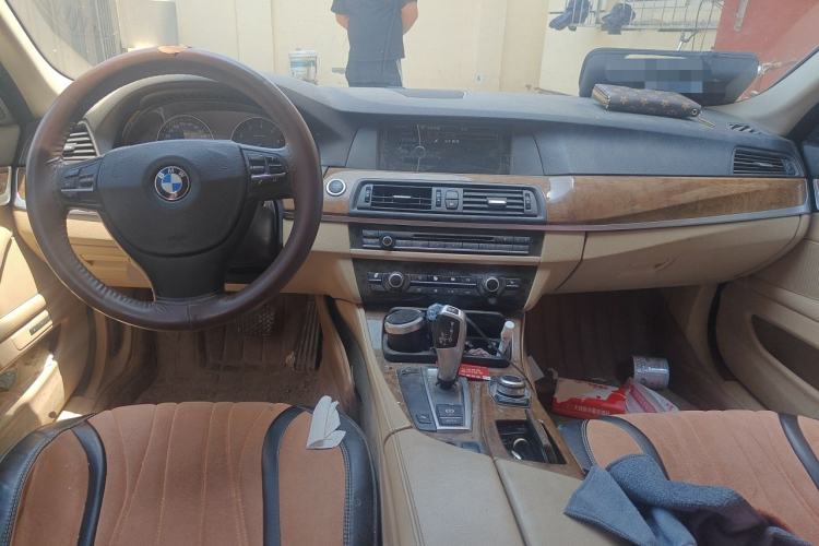 Used BMW 5 Series 2011 528Li Leading Model Center Console