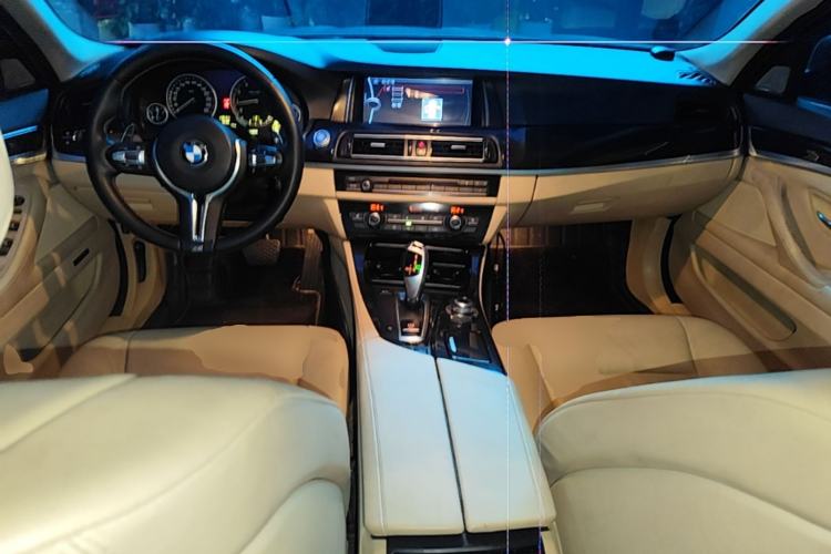 Used BMW 5 Series 2011 523Li Luxury Model Center Console
