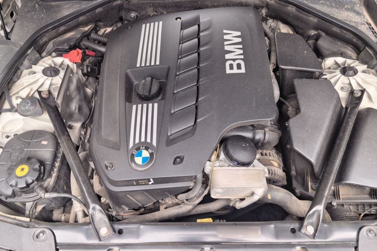 Used BMW 5 Series 2011 523Li Leading Model Engine Bay