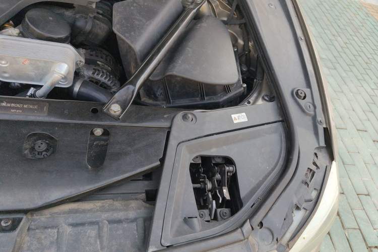 Used BMW 5 Series 2011 523Li Luxury Model Engine Bay Left