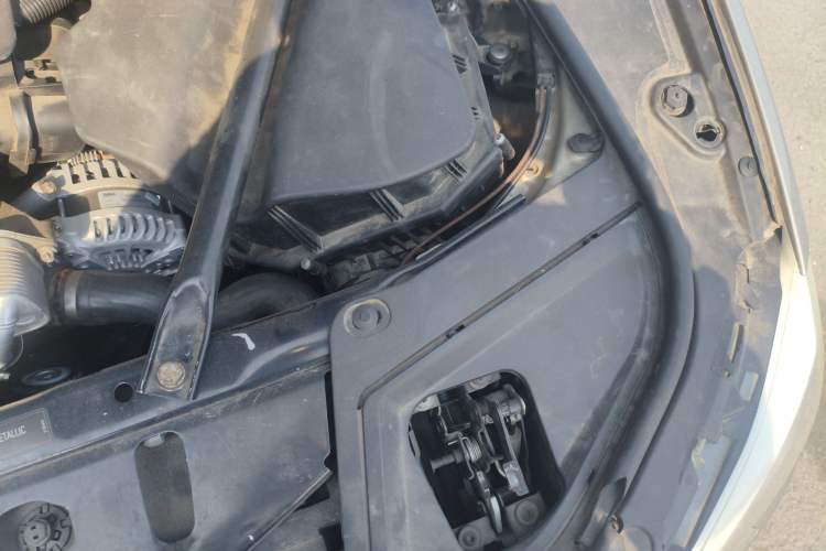 Used BMW 5 Series 2011 523Li Luxury Model Engine Bay Left