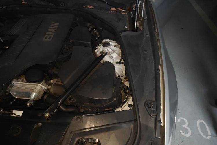 Used BMW 5 Series 2011 523Li Leading Model Engine Bay Left
