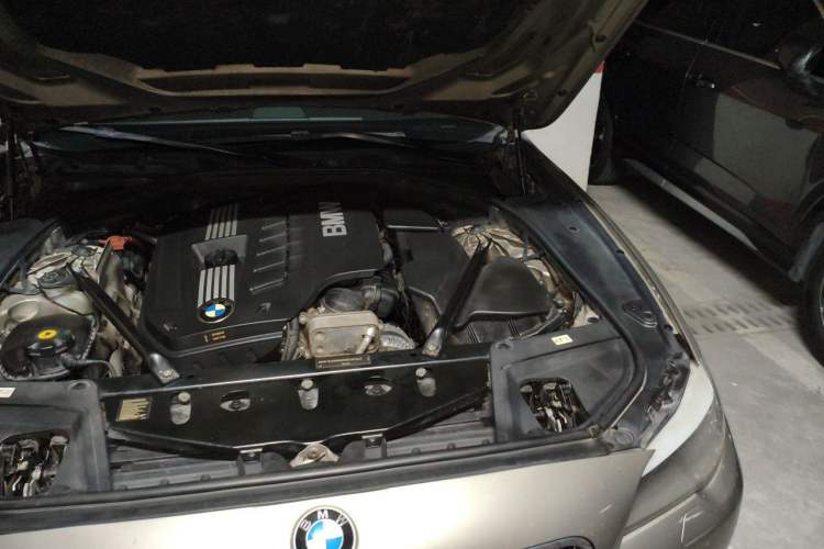 Used BMW 5 Series 2011 523Li Leading Model Engine Bay Left