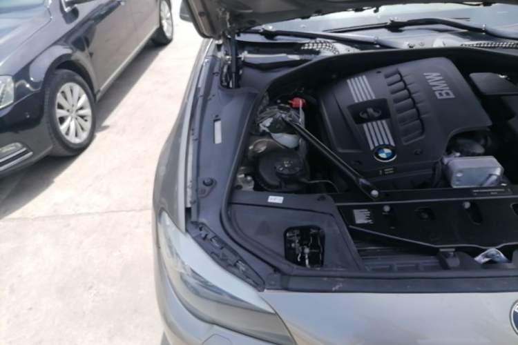 Used BMW 5 Series 2011 523Li Leading Model Engine Bay Right