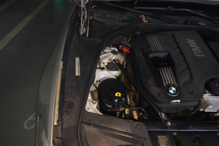 Used BMW 5 Series 2011 523Li Leading Model Engine Bay Right