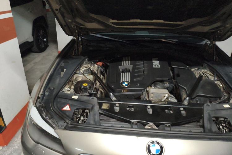 Used BMW 5 Series 2011 523Li Leading Model Engine Bay Right
