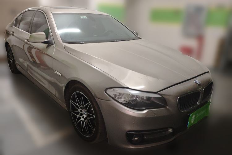 Used BMW 5 Series 2011 535i Sport Edition Front Right 45 Deg