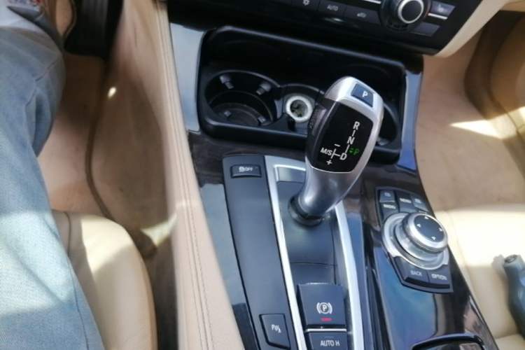 Used BMW 5 Series 2011 523Li Leading Model Gear Lever