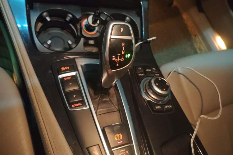 Used BMW 5 Series 2011 535i Sport Edition Gear Lever