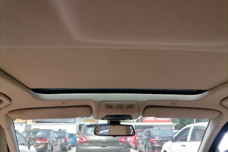 Used BMW 5 Series 2011 523Li Leading Model Headliner