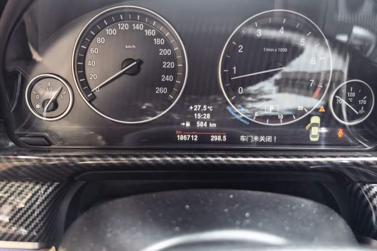 Used BMW 5 Series 2011 523Li Leading Model Odometer Close Up