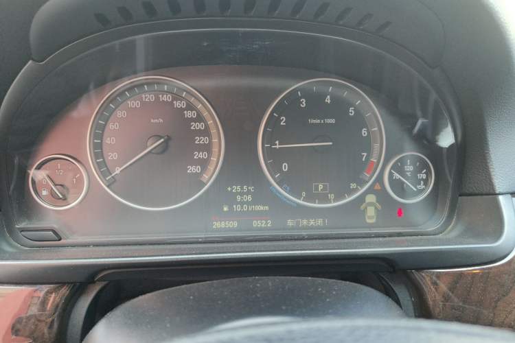 Used BMW 5 Series 2011 523Li Luxury Model Odometer Close Up