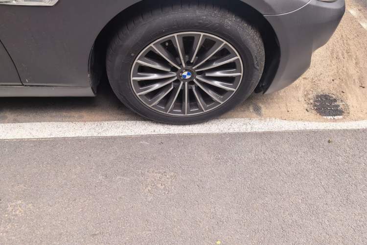 Used BMW 5 Series 2011 523Li Leading Model Right Front Wheel Hub