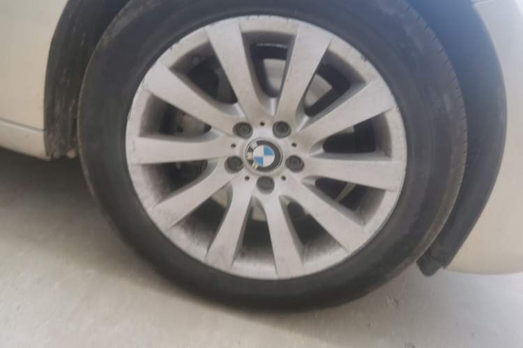 Used BMW 5 Series 2011 535i Luxury Sport Edition Right Front Wheel Hub