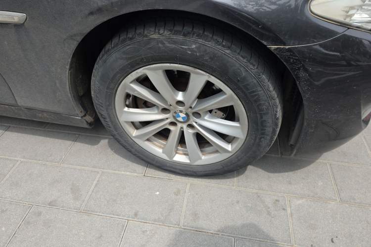 Used BMW 5 Series 2011 523Li Luxury Model Right Front Wheel Hub
