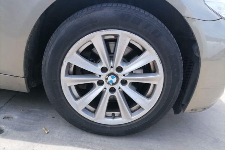 Used BMW 5 Series 2011 523Li Leading Model Right Front Wheel Hub