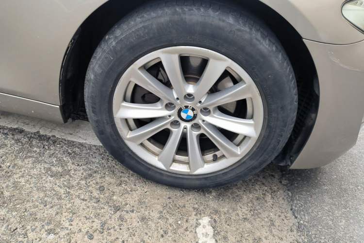 Used BMW 5 Series 2011 523i Leading Model Right Front Wheel Hub
