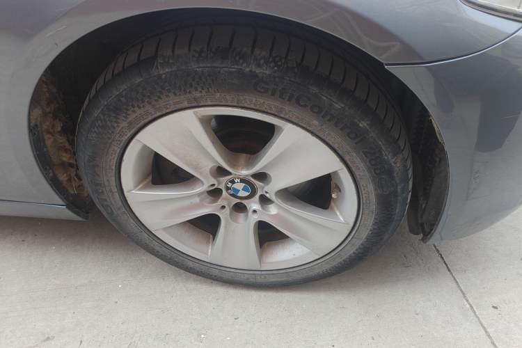 Used BMW 5 Series 2011 528Li Leading Model Right Front Wheel Hub