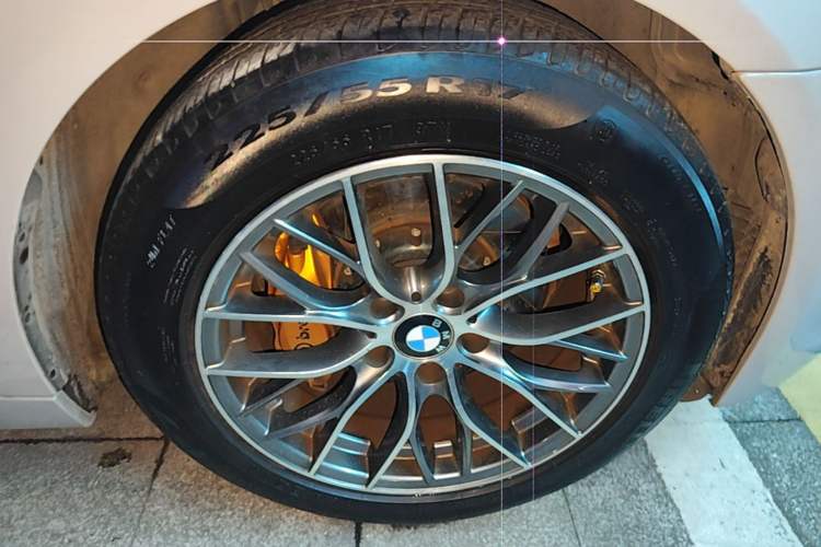 Used BMW 5 Series 2011 523Li Luxury Model Right Front Wheel Hub
