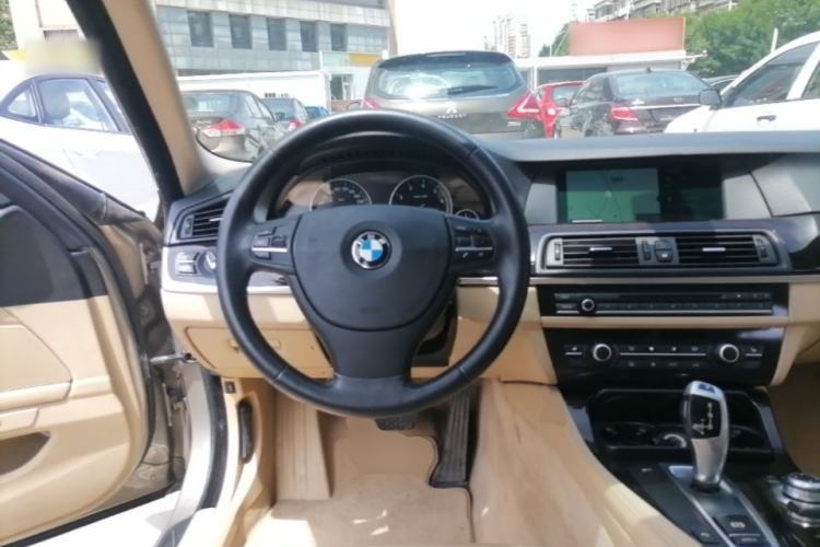Used BMW 5 Series 2011 523Li Leading Model Steering Wheel
