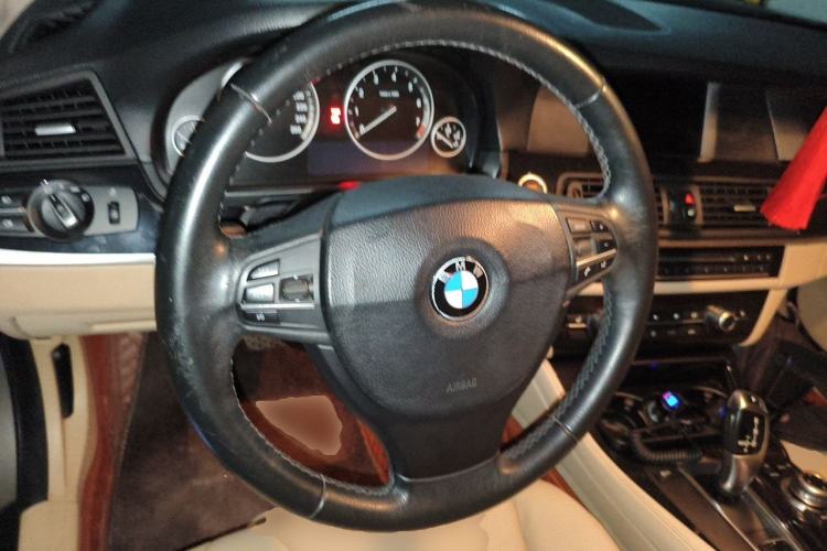 Used BMW 5 Series 2011 523Li Leading Model Steering Wheel