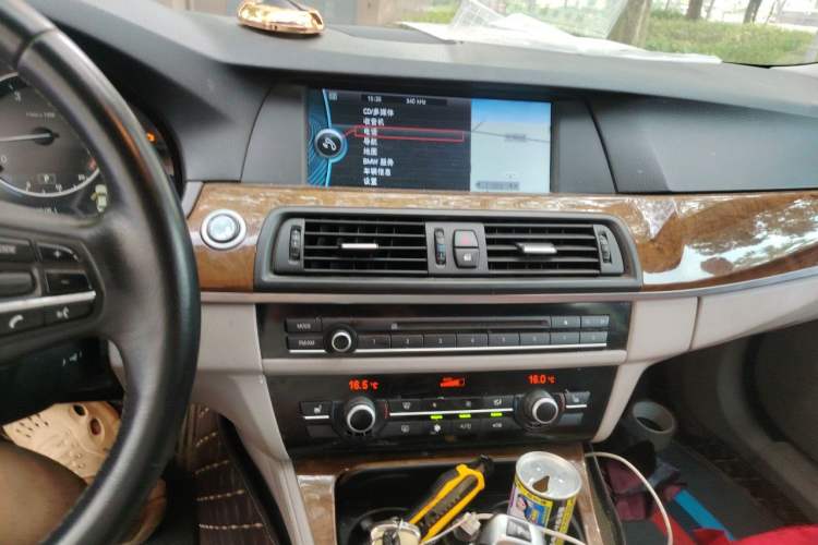 Used BMW 5 Series 2011 528Li Luxury Model Audio And AC Panel