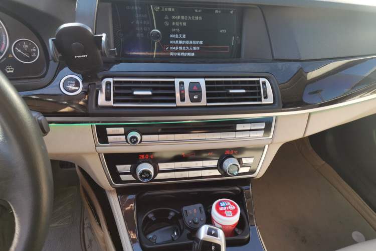 Used BMW 5 Series 2011 523Li Luxury Model Audio And AC Panel