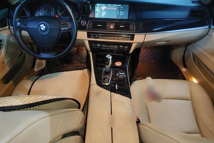 Used BMW 5 Series 2011 523Li Leading Model Center Console