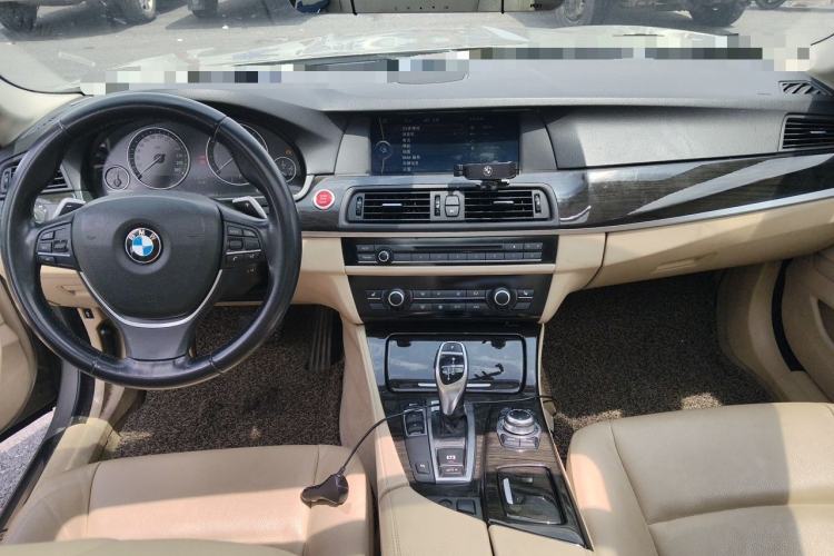 Used BMW 5 Series 2011 535Li Luxury Model Center Console