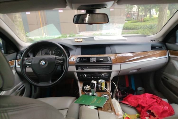 Used BMW 5 Series 2011 528Li Luxury Model Center Console