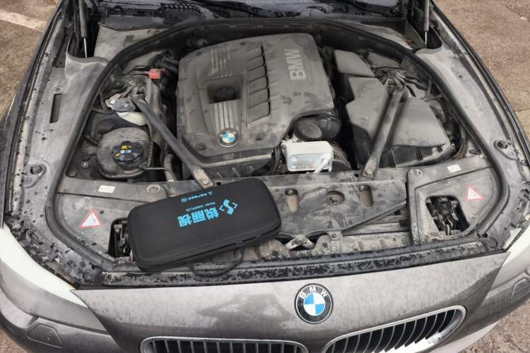 Used BMW 5 Series 2011 523Li Luxury Model Engine Bay